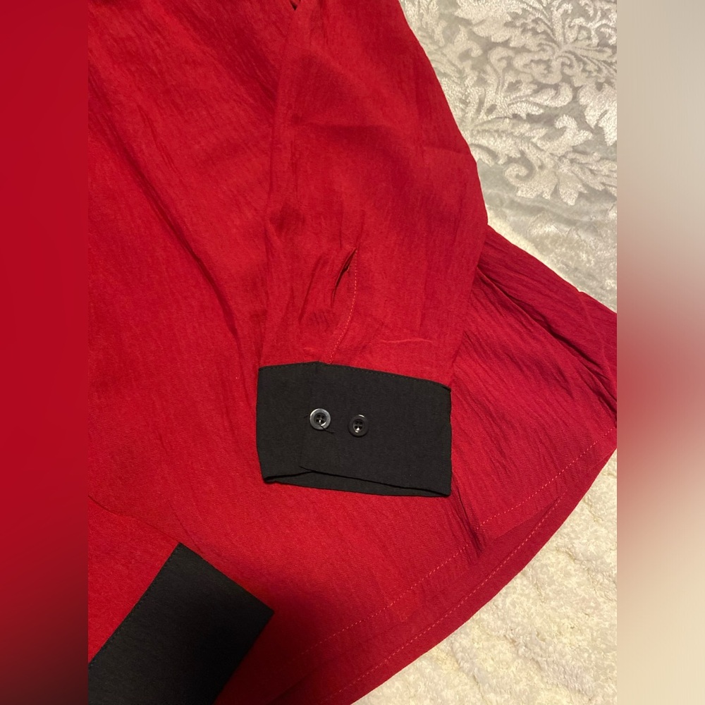L Red Blouse NWT - Picture 4 of 4